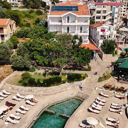 Hotel R Utjeha Bagian luar foto