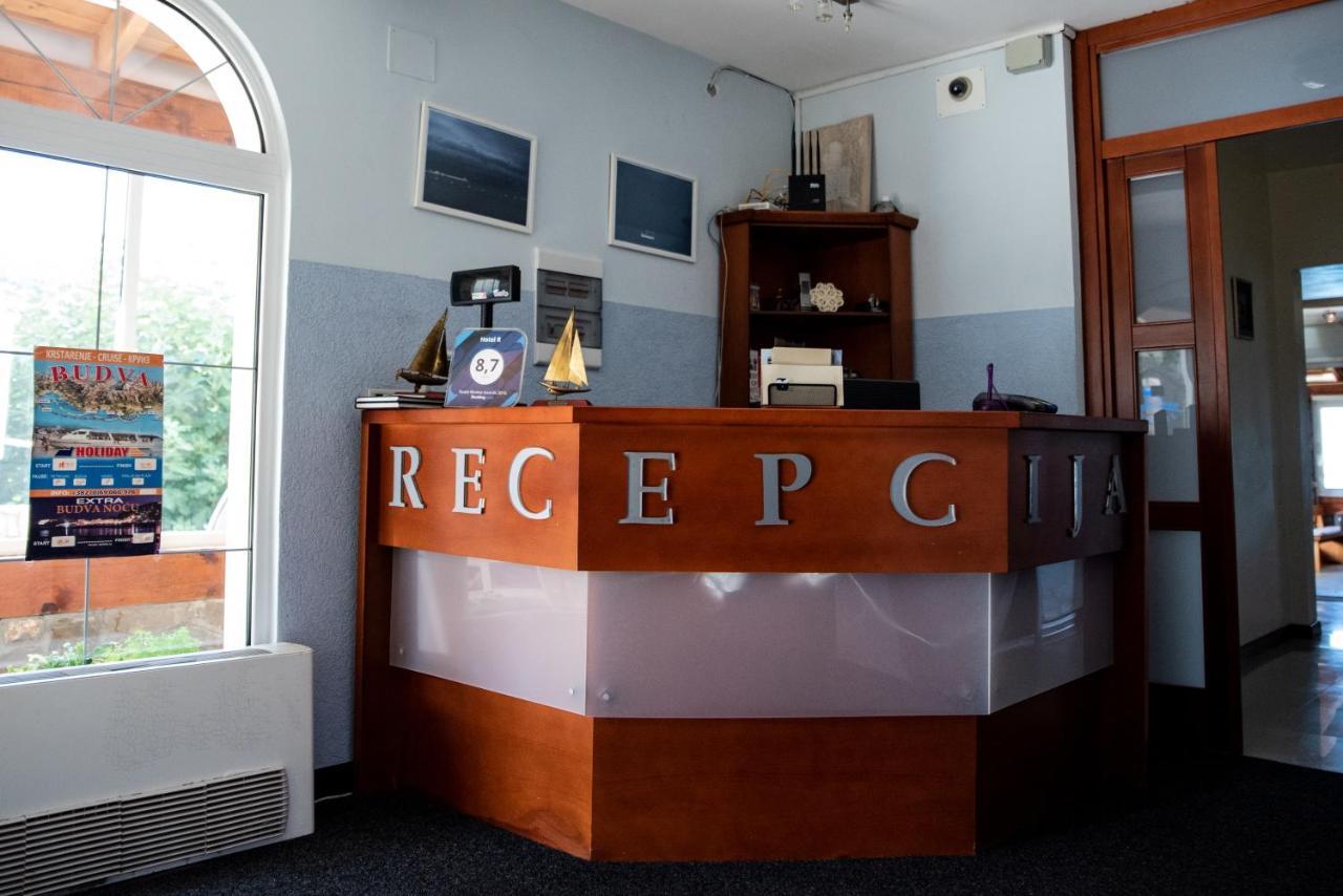 Hotel R Utjeha Bagian luar foto