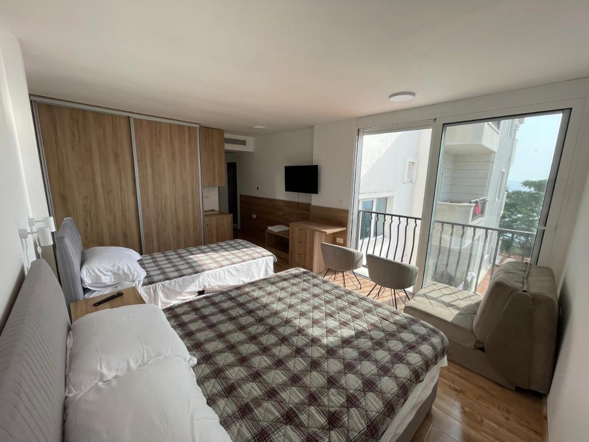 Hotel R Utjeha Bagian luar foto