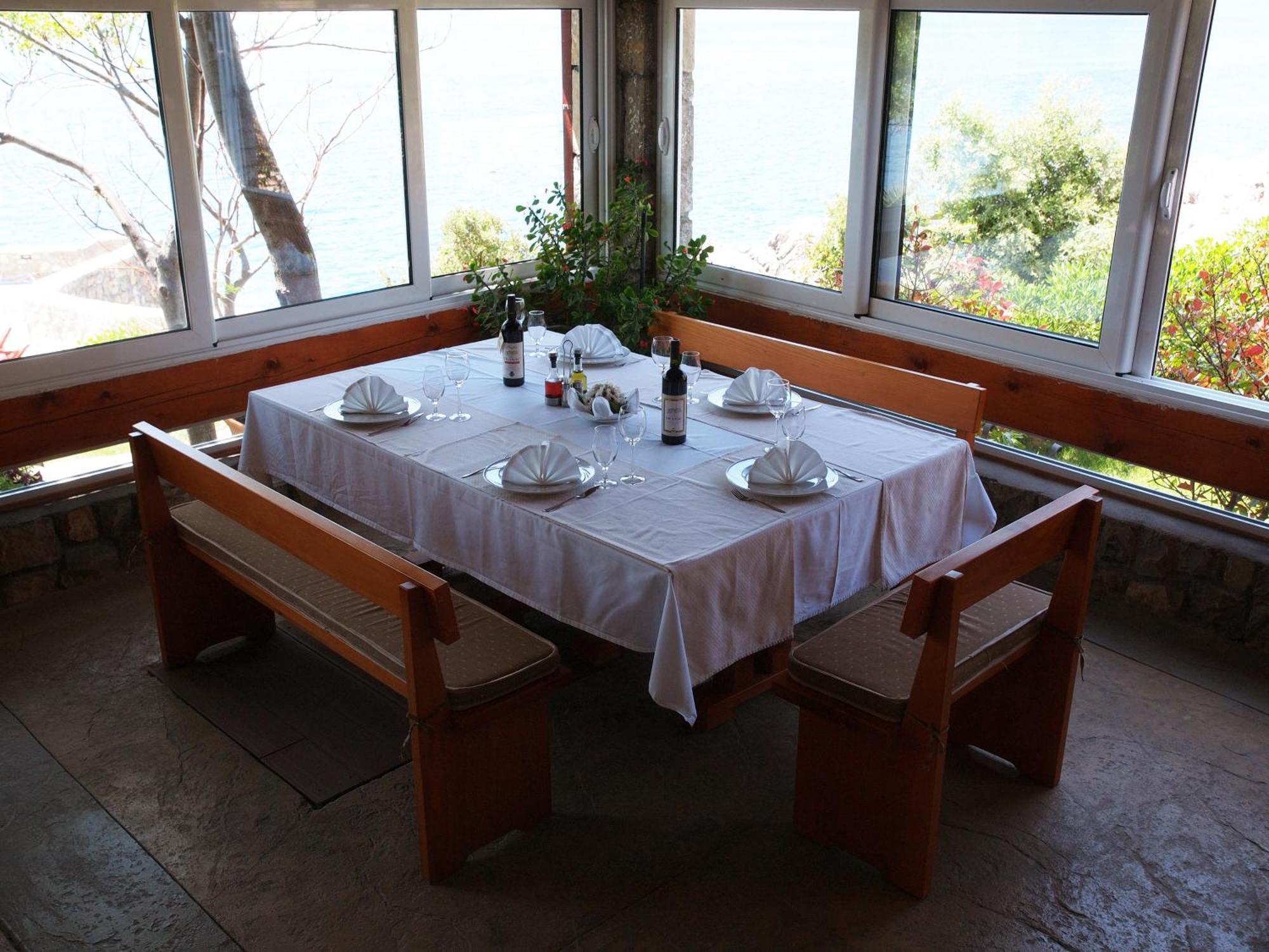 Hotel R Utjeha Bagian luar foto
