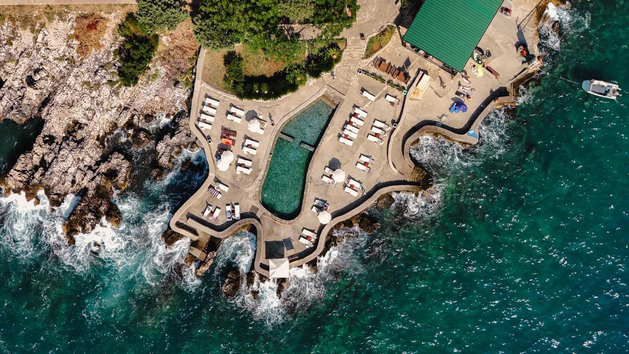 Hotel R Utjeha Bagian luar foto