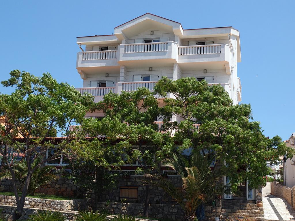 Hotel R Utjeha Bagian luar foto