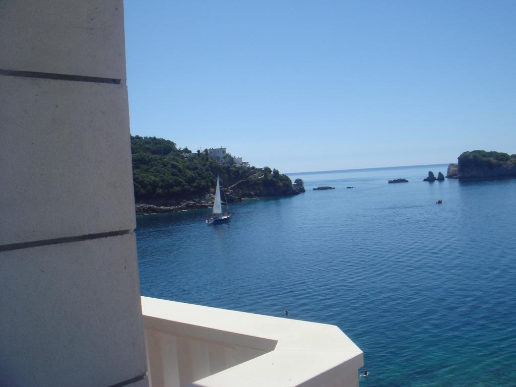 Hotel R Utjeha Bagian luar foto