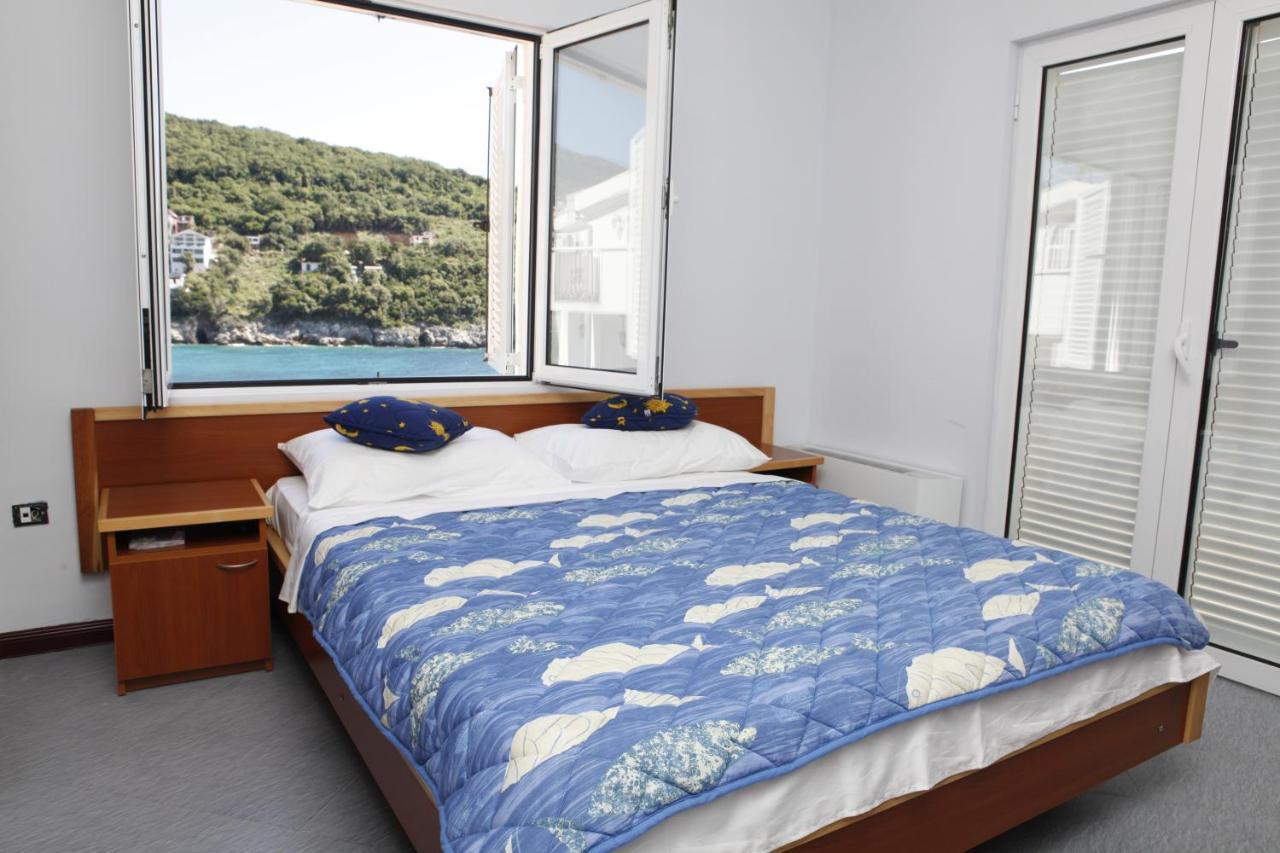 Hotel R Utjeha Ruang foto